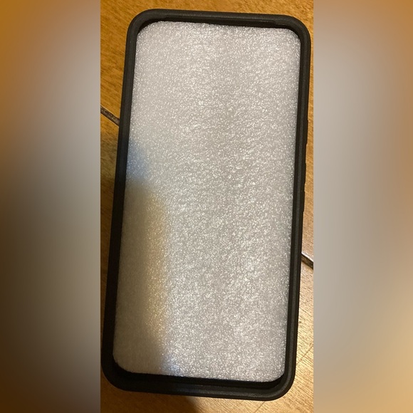 NWT Pixel 8 Black Cellphone Protective Case With Metal Loop - Picture 6 of 13